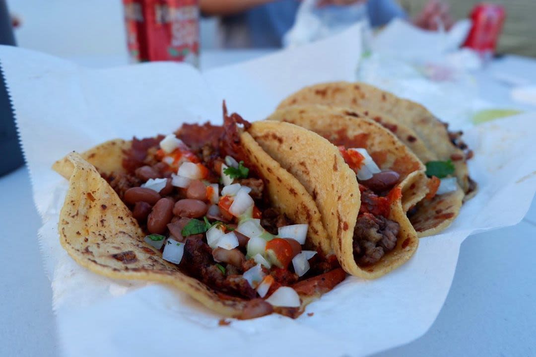 A List of Open Los Angeles Restaurants and Bars