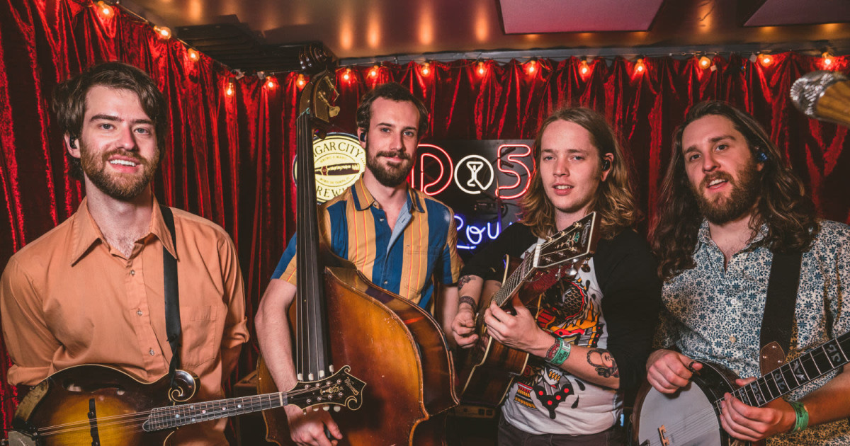 Billy Strings Streaming Strings at Station Inn in Nashville at