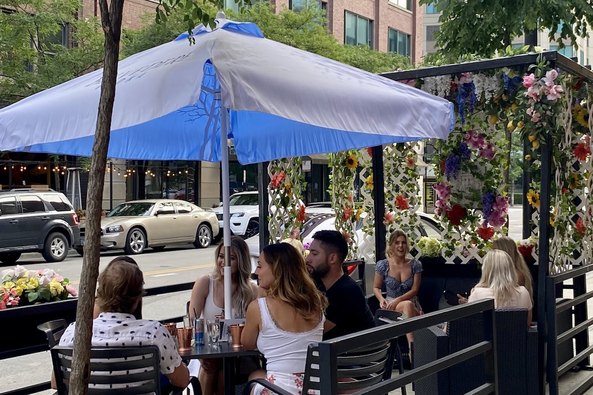 Patios Open For Dining In Chicago
