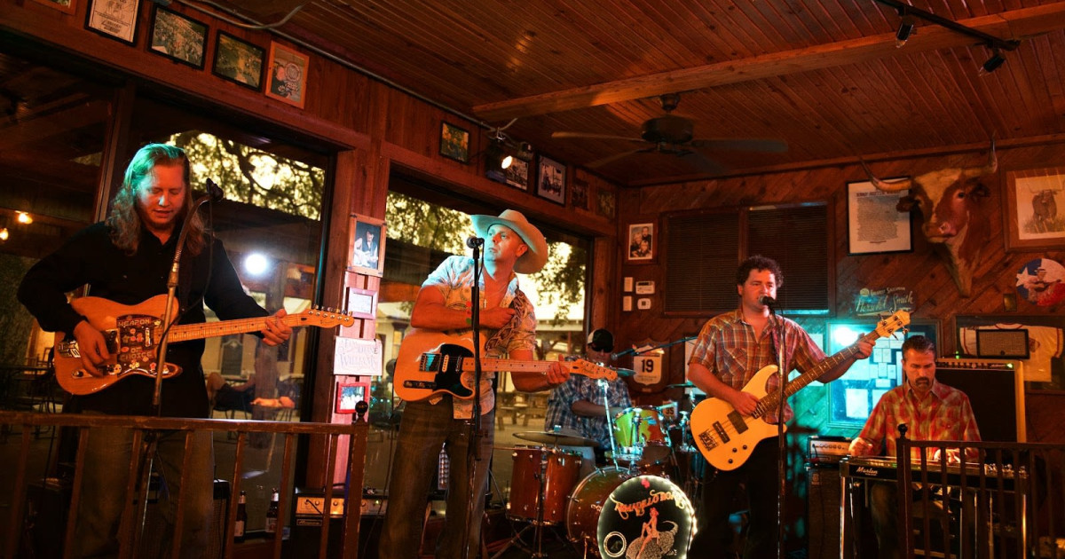 Armadillo Road & Golden Roses in Austin at Sagebrush