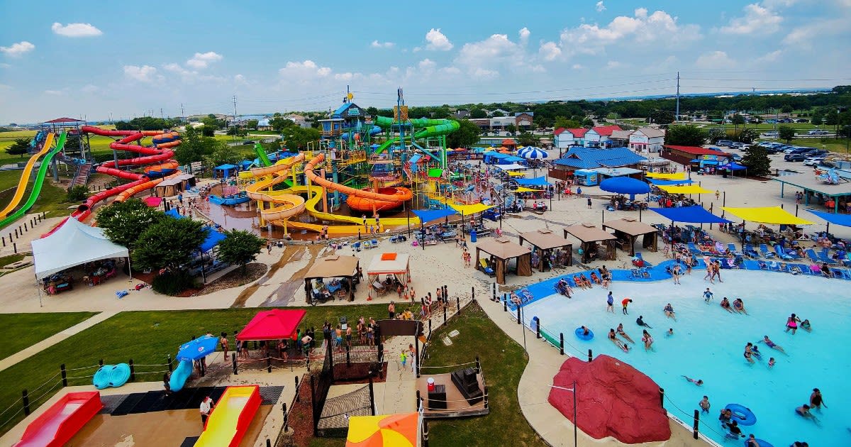 Hawaiian Falls Mansfield