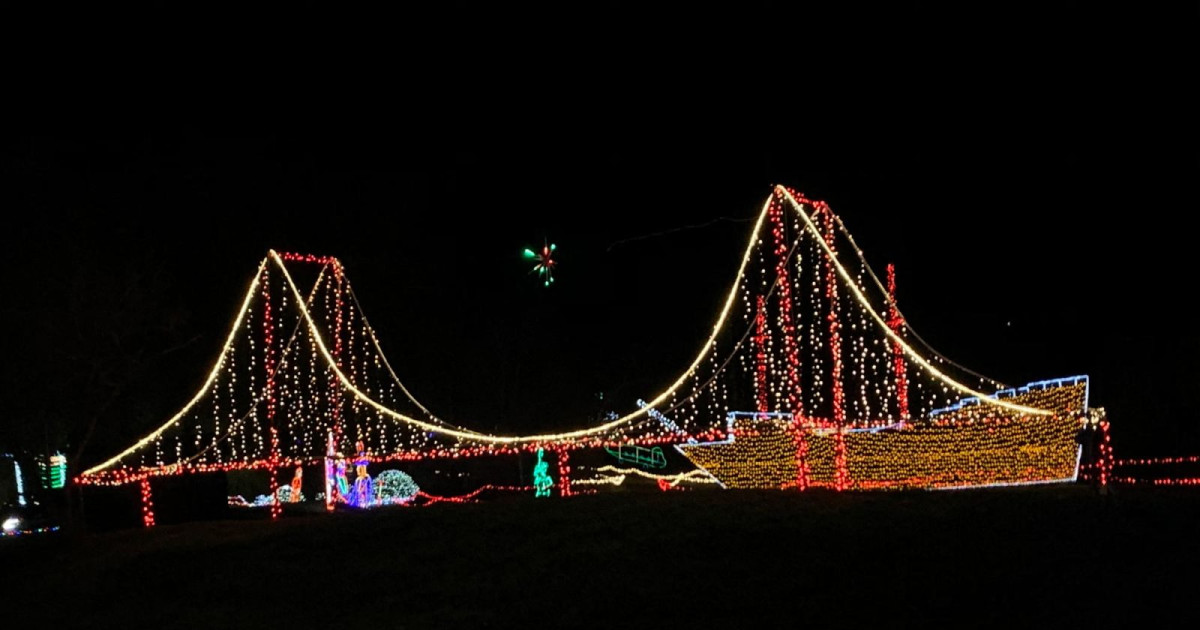 Santa's RanchDrive thru Christmas Light Park in New Braunfels